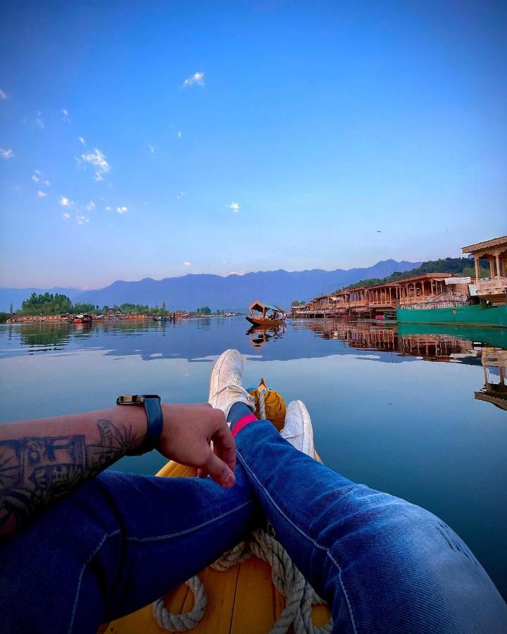 Lala Rukh Group Of Houseboats Hotel Srīnagar Exterior foto