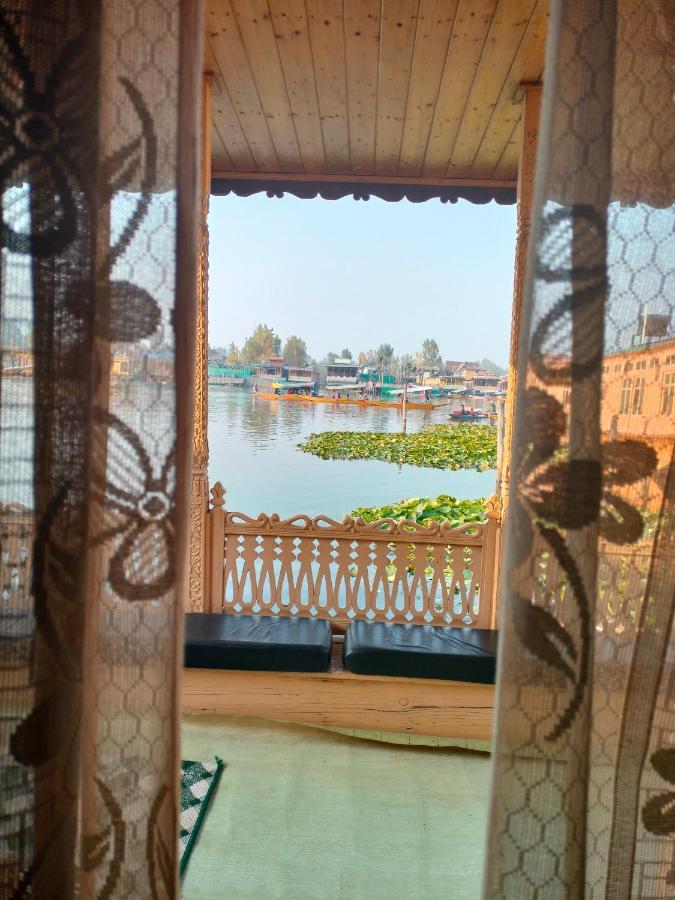 Lala Rukh Group Of Houseboats Hotel Srīnagar Exterior foto