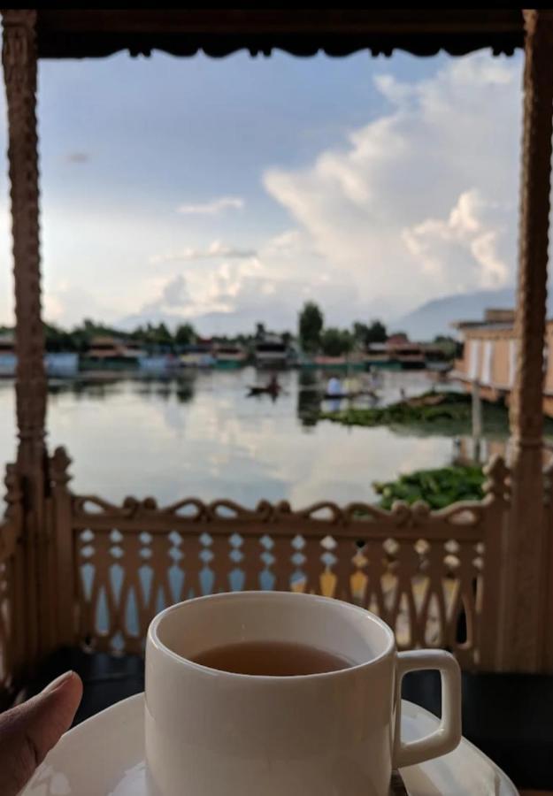 Lala Rukh Group Of Houseboats Hotel Srīnagar Exterior foto