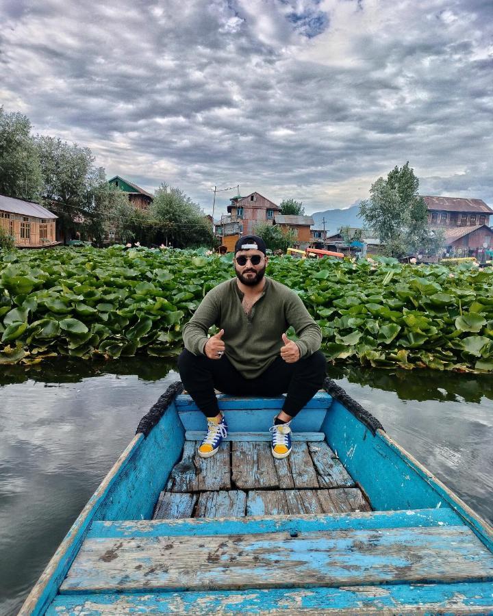 Lala Rukh Group Of Houseboats Hotel Srīnagar Exterior foto