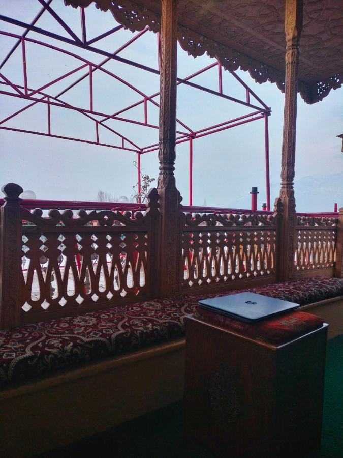 Lala Rukh Group Of Houseboats Hotel Srīnagar Exterior foto