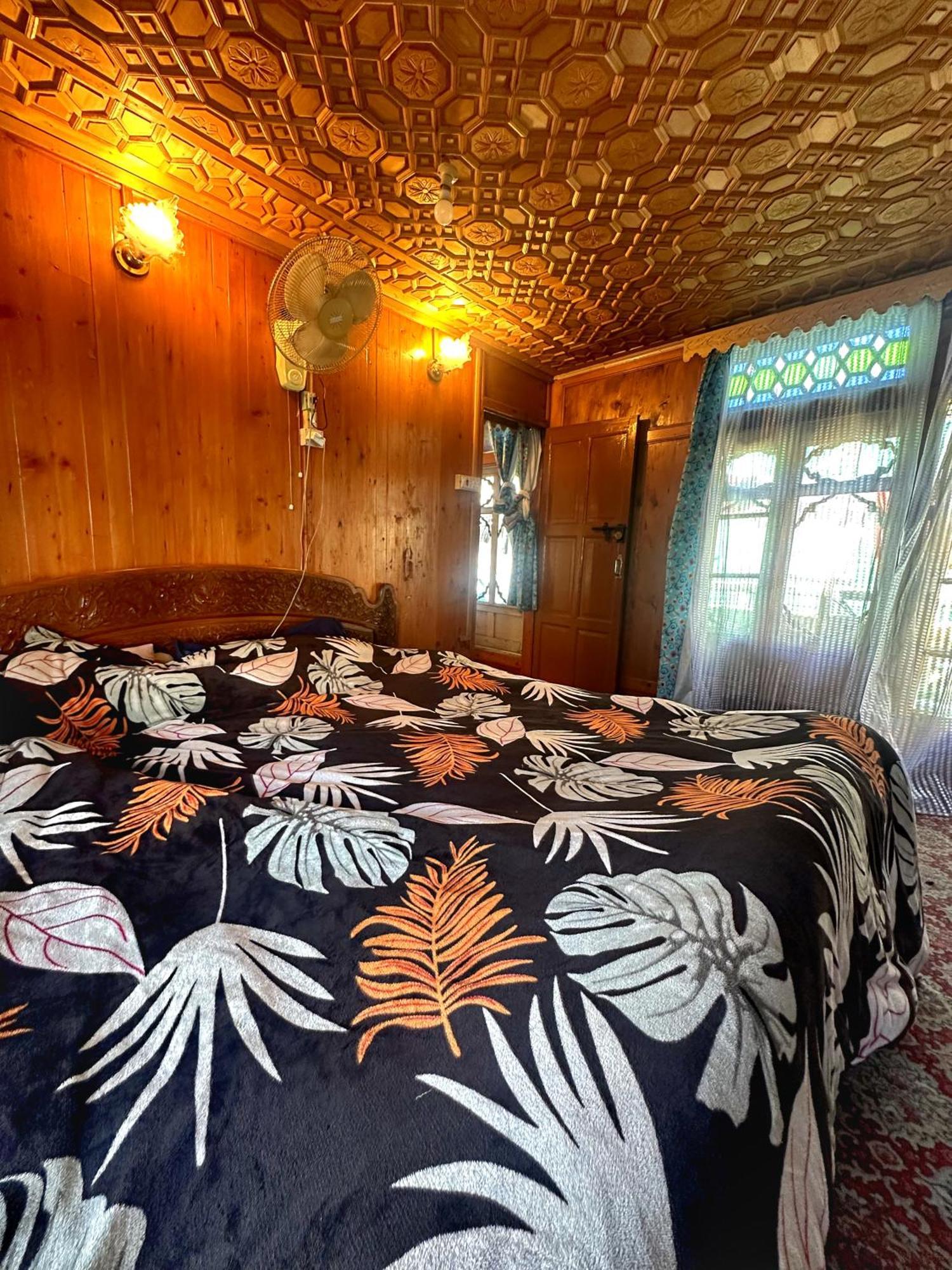 Lala Rukh Group Of Houseboats Hotel Srīnagar Exterior foto