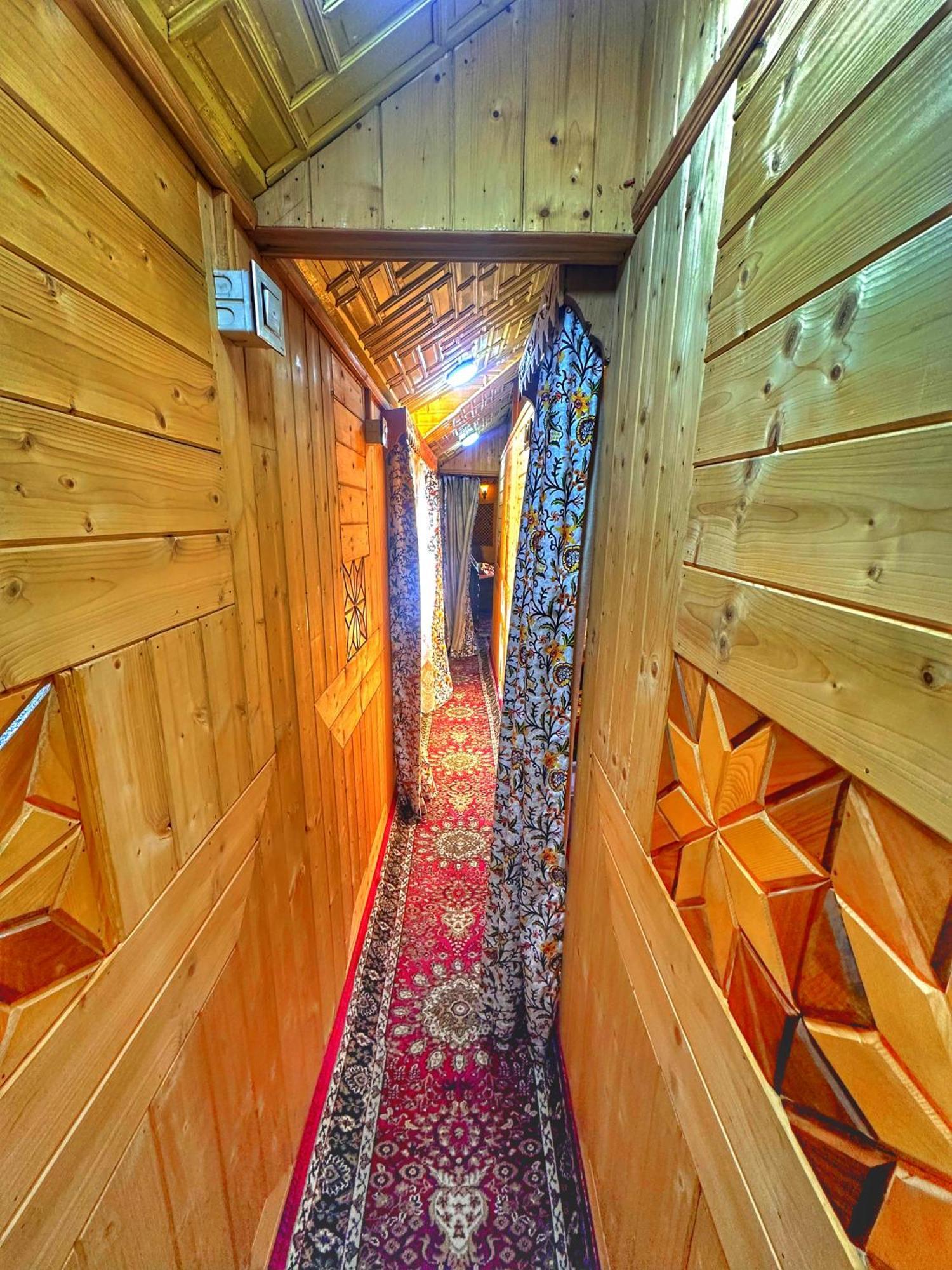 Lala Rukh Group Of Houseboats Hotel Srīnagar Exterior foto